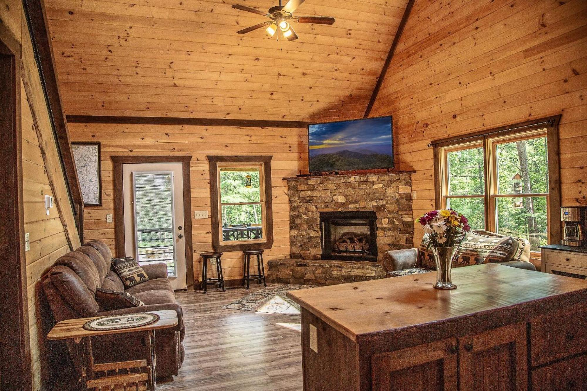 Adore The Smores Rustic Mountain Charm Outdoor Spaces And A Cozy Hot Tub 蓝岭 外观 照片